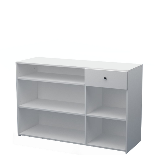 Mostrador blanco con estantes regulables y cajón con cerradura, ideal para comercios y oficinas.