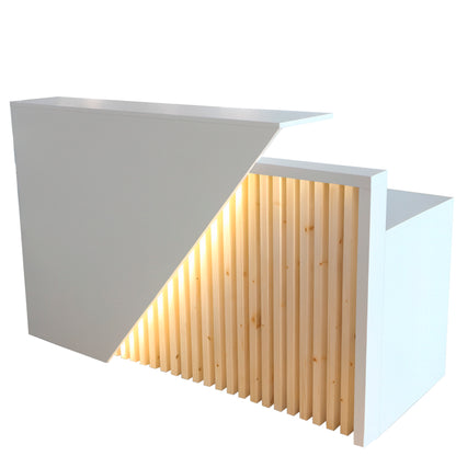 Mostrador de recepción de 150x60x110cm, en melamina, con cajón y estantes regulables. Fabricado a medida.