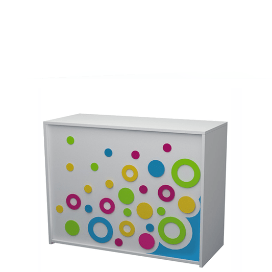 Mostrador blanco con diseño decorativo de círculos de colores en metacrilato, ideal para tiendas y oficinas.