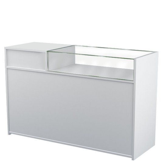 Mostrador blanco con vitrina de cristal templado, estantes regulables y cajón con cerradura, ideal para tiendas y negocios.