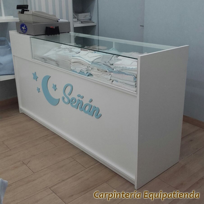 Mostrador con vitrina de 150x50x100cm, cristal templado y almacenamiento integrado. Fabricación a medida en melamina.